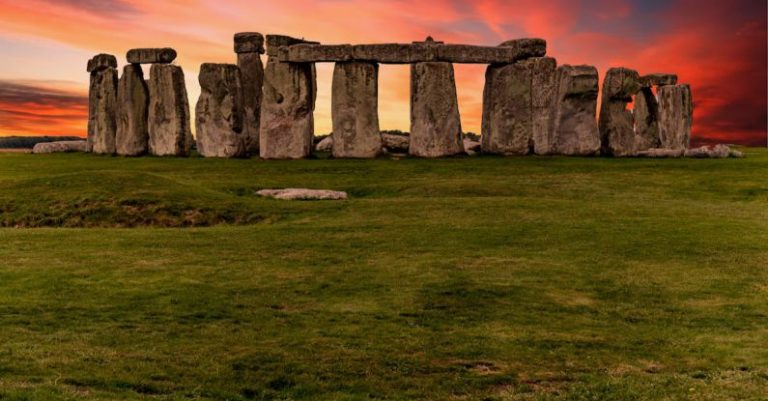 What Is the Significance of Stonehenge’s Alignment?